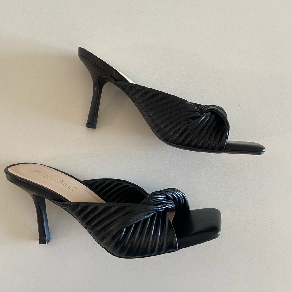 Anne Michelle - Black Twist Stiletto Heel - Women’s size 7.5